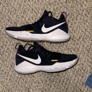 Nike Paul George ones